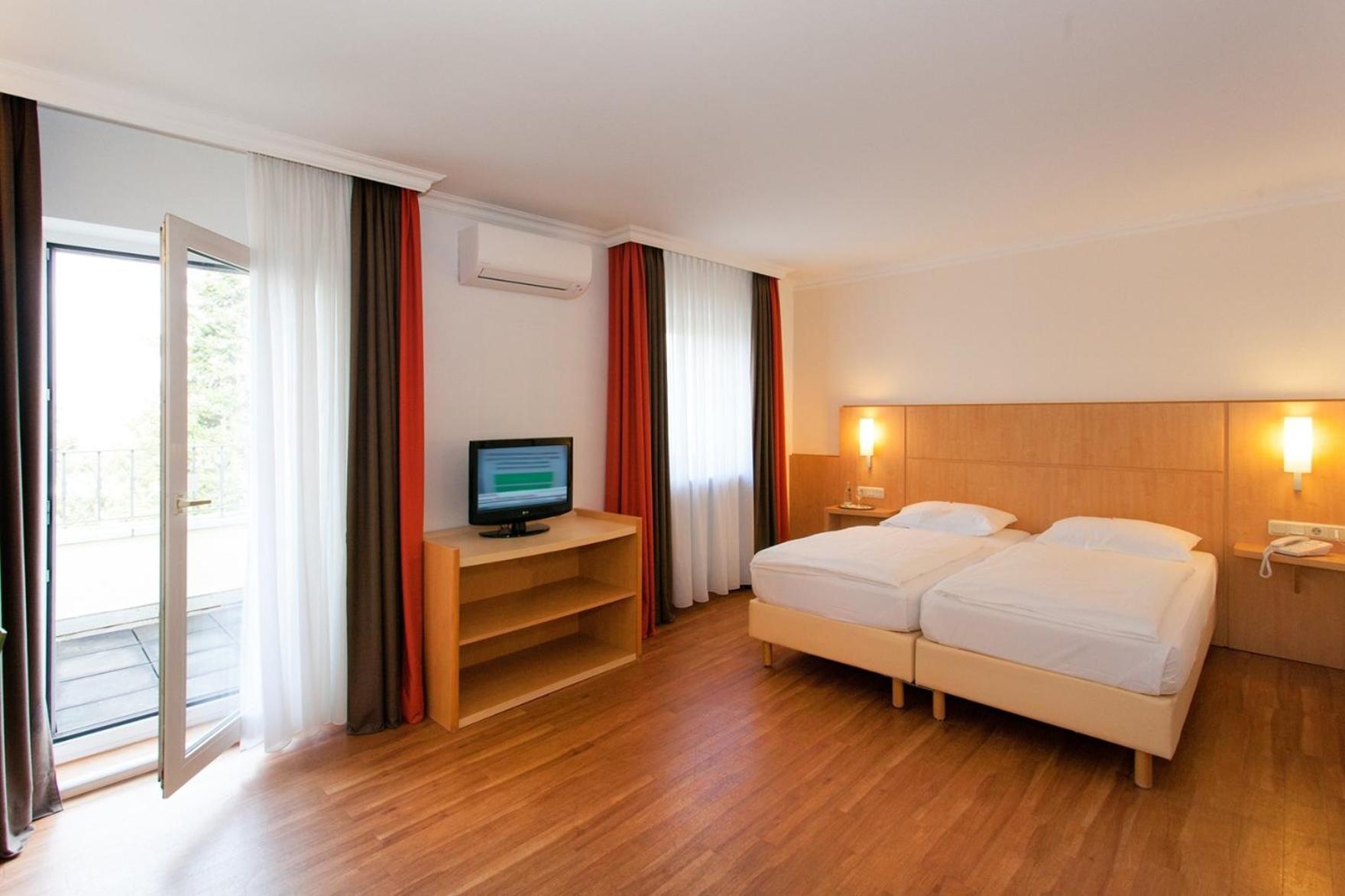 Saar City Hotel Saarbruecken Exterior photo
