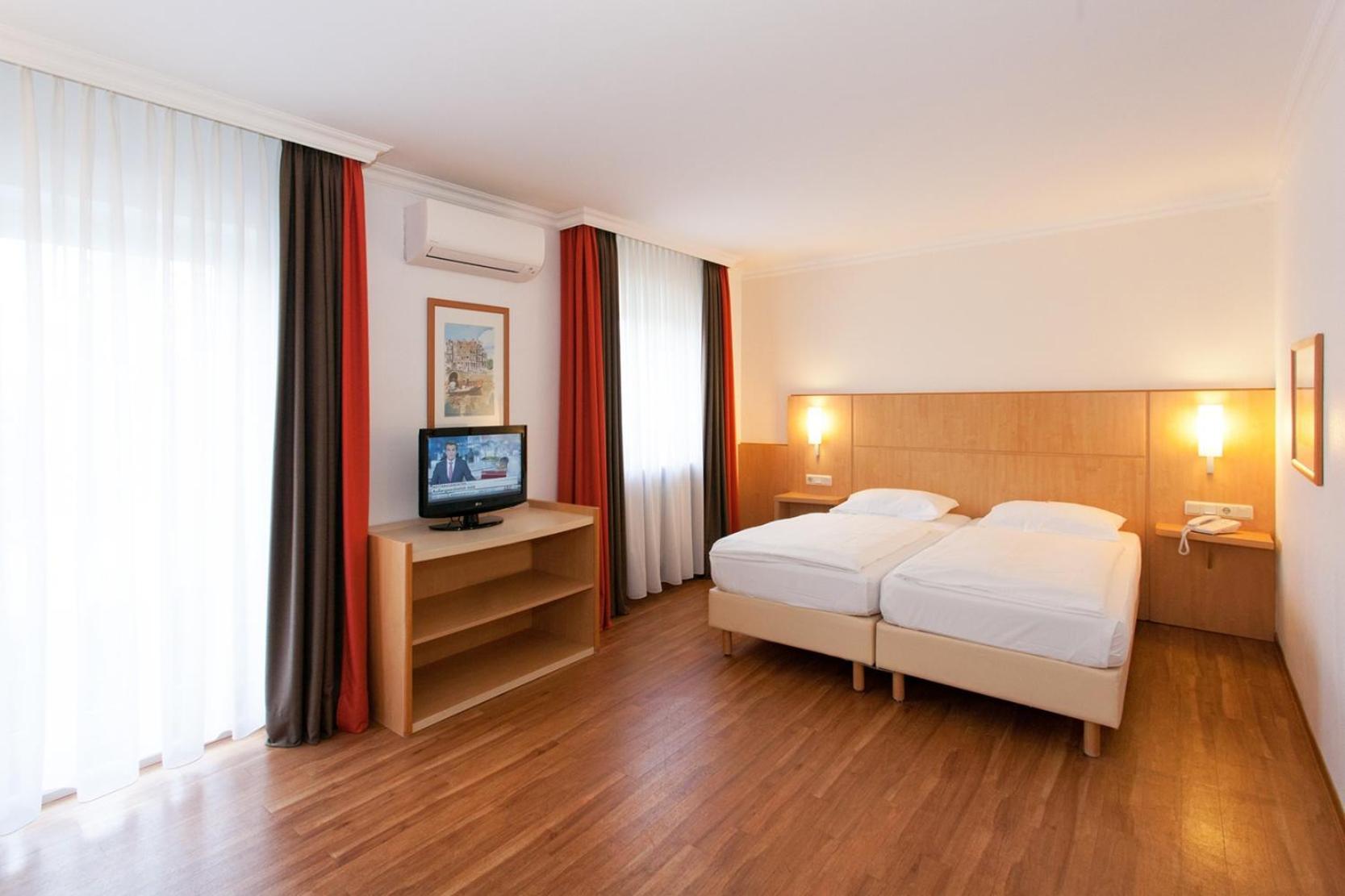 Saar City Hotel Saarbruecken Exterior photo